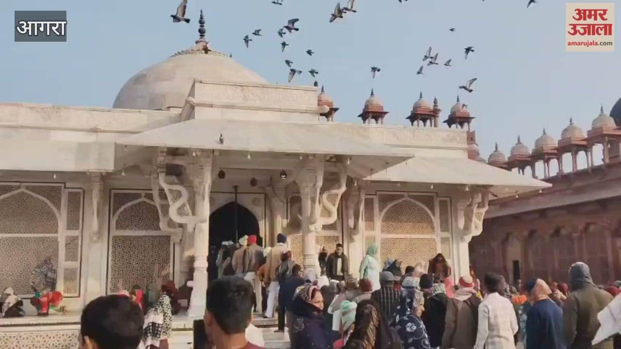 Thousands of pilgrims arrived in Fatehpur Sikri from Ajmer Urs
