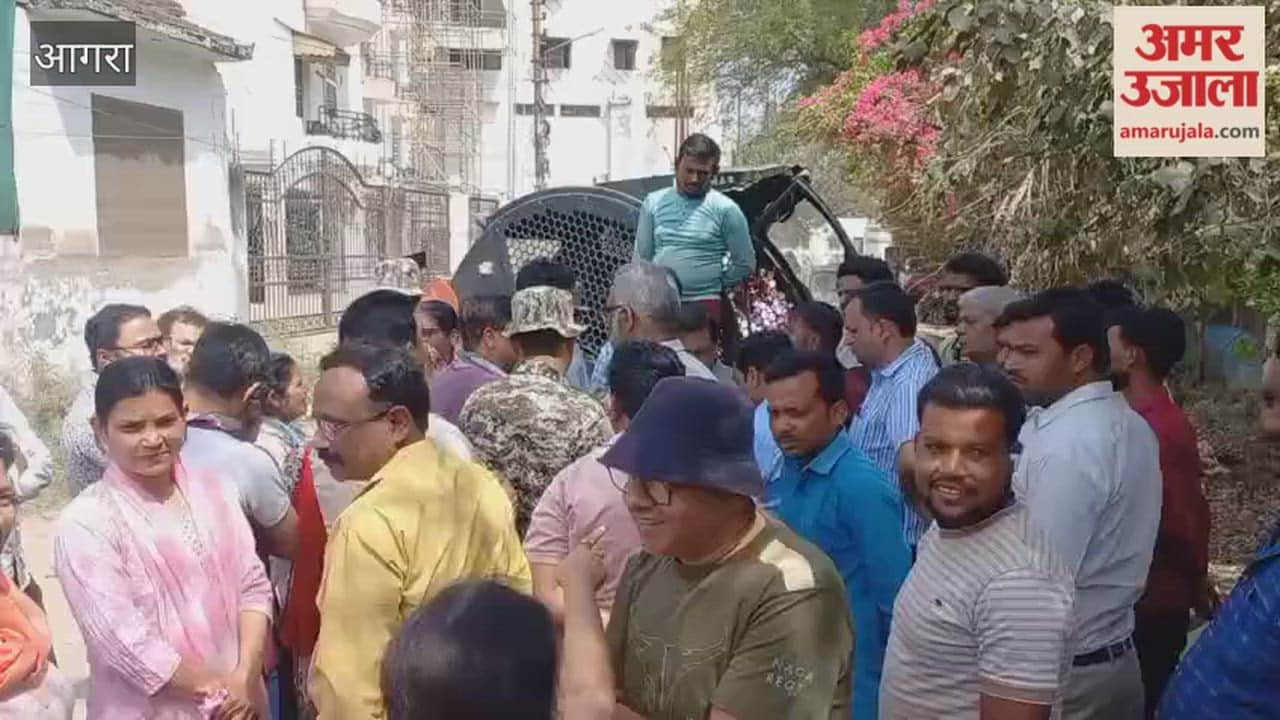 Residents Protest Against Dumping Zone Near Central Jail in Agra