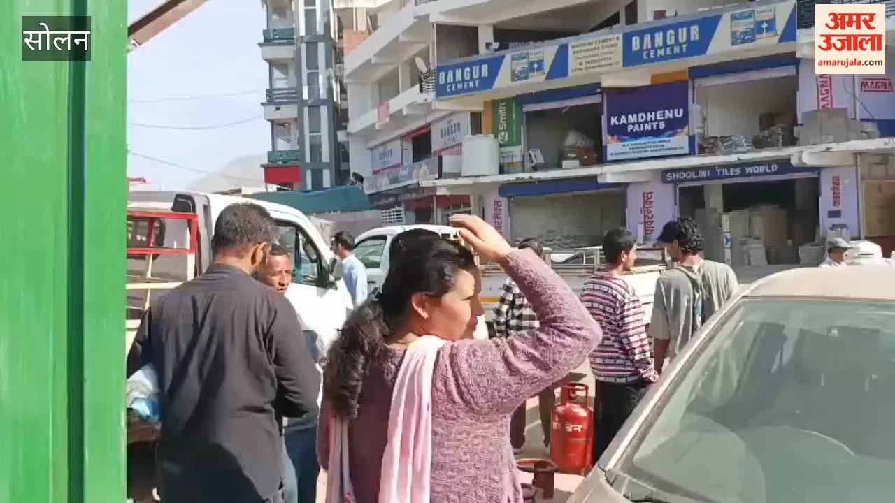 Solan People are reaching warehouses due to shortage of cylinders