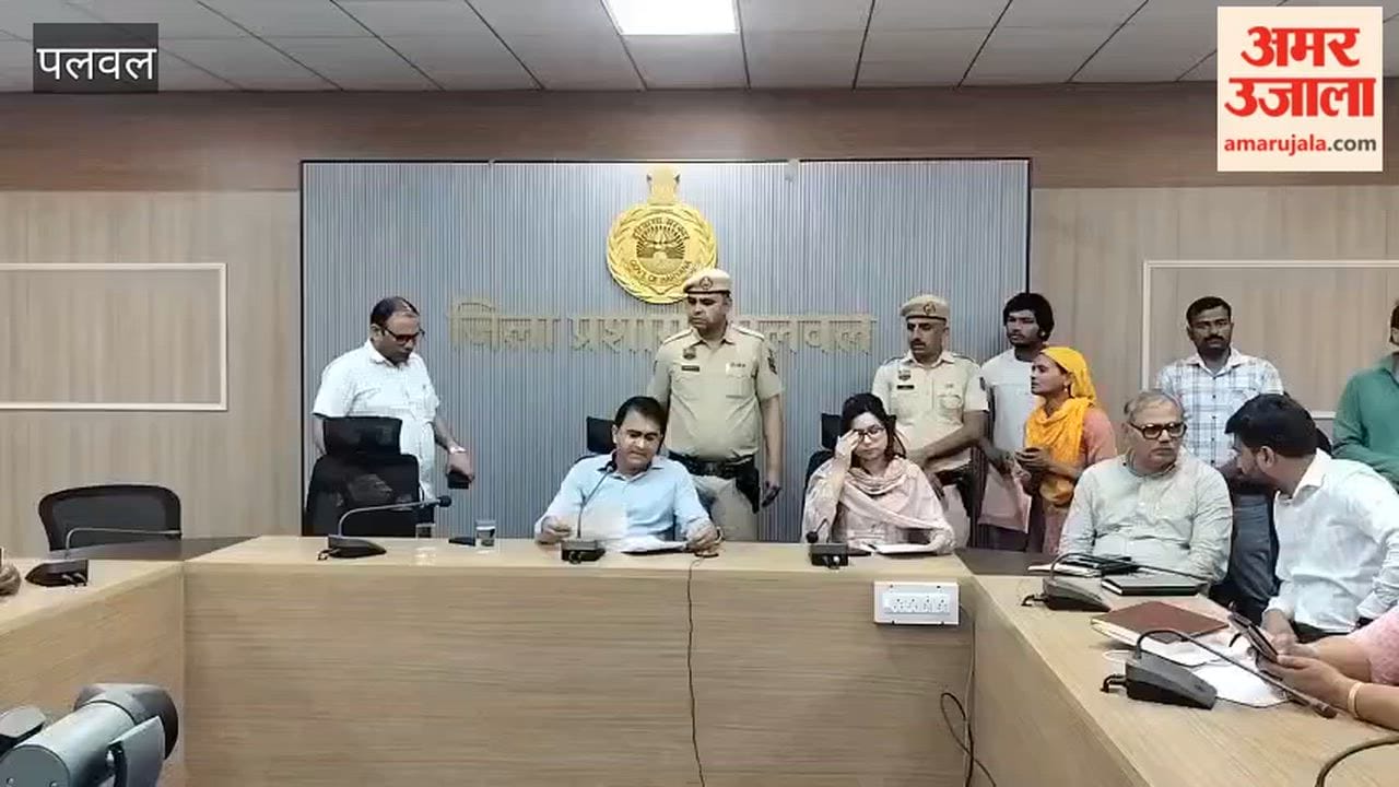 Deputy Commissioner Dr Vashishtha took cognizance of public problems in solution camp in Palwal