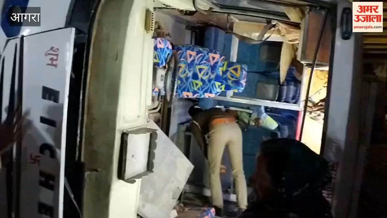 Bus overturned after collision on highway in Agra