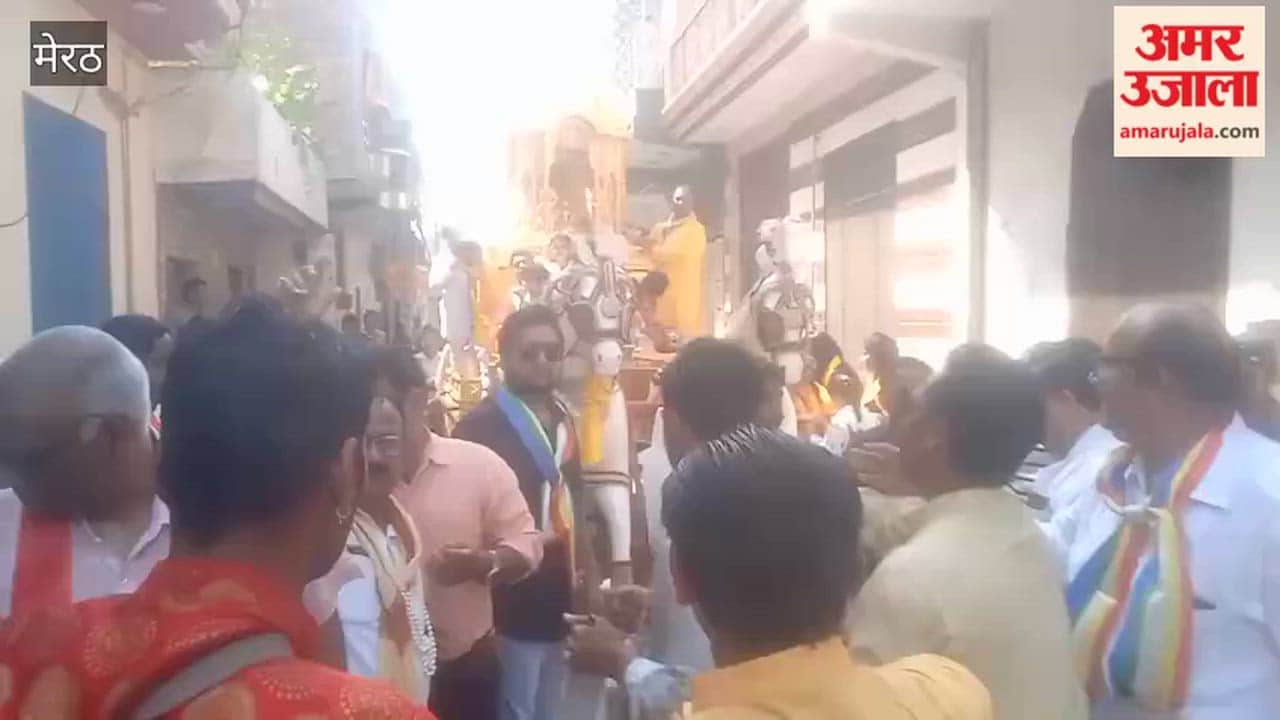 Meerut: Rath Yatra taken out with bands