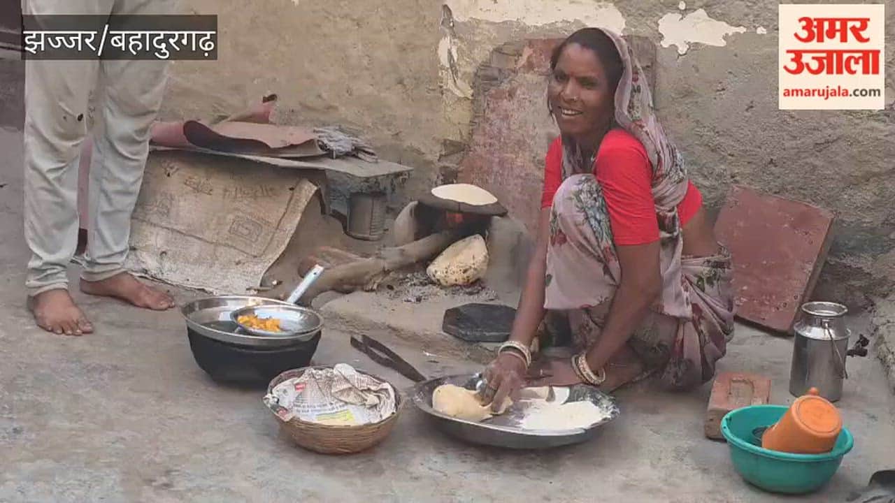 Gas Shortage Brings Back the Old Days in Bahadurgarh; Rotis Now Being Cooked Over Wood-Fired Clay Stoves.