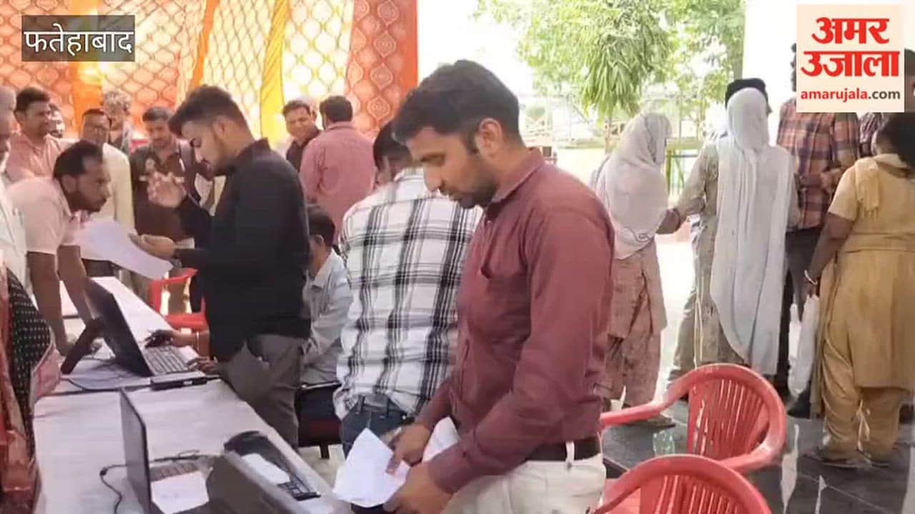 Crowds of elderly people throng pension-related grievance camp in Tohana, Fatehabad.