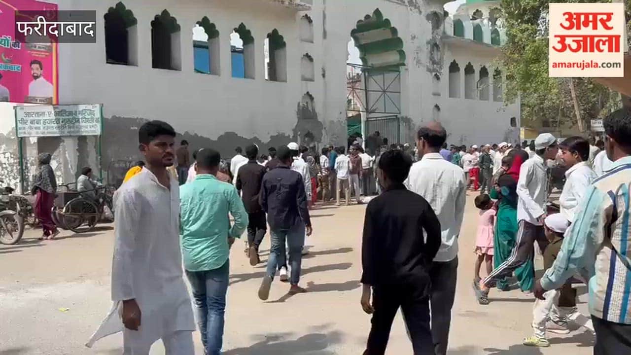 A massive crowd gathered at mosque in Old Faridabad on Alvida Jumma