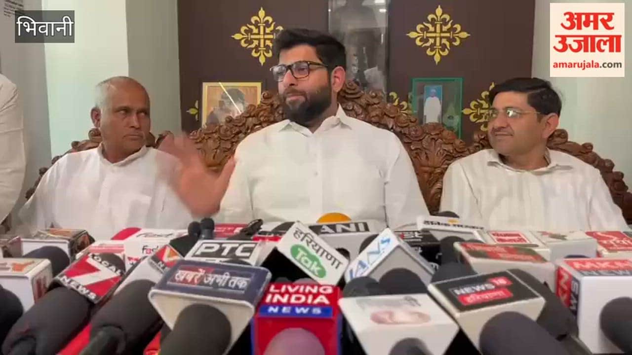 In Bhiwani, JJP youth state president Digvijay Chautala took a dig at Rahul Gandhi and Deepender Hooda.