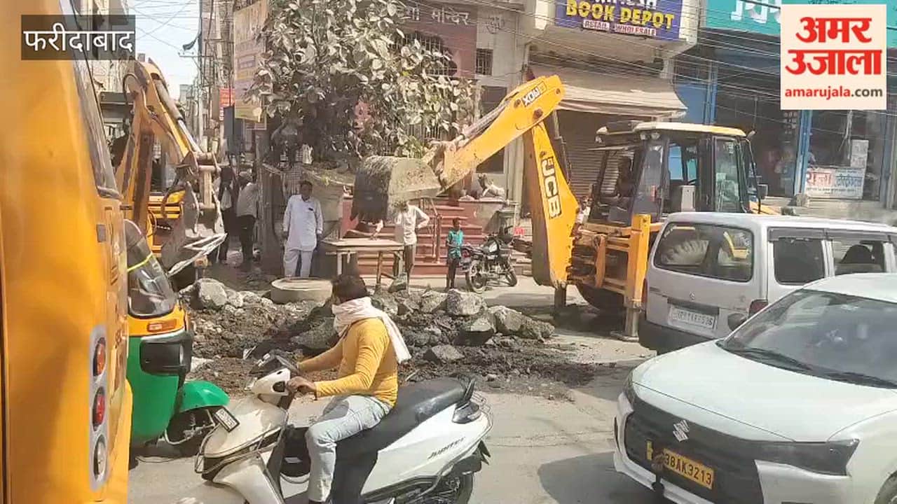 Drain digging in Faridabad causes traffic jam, school buses stranded