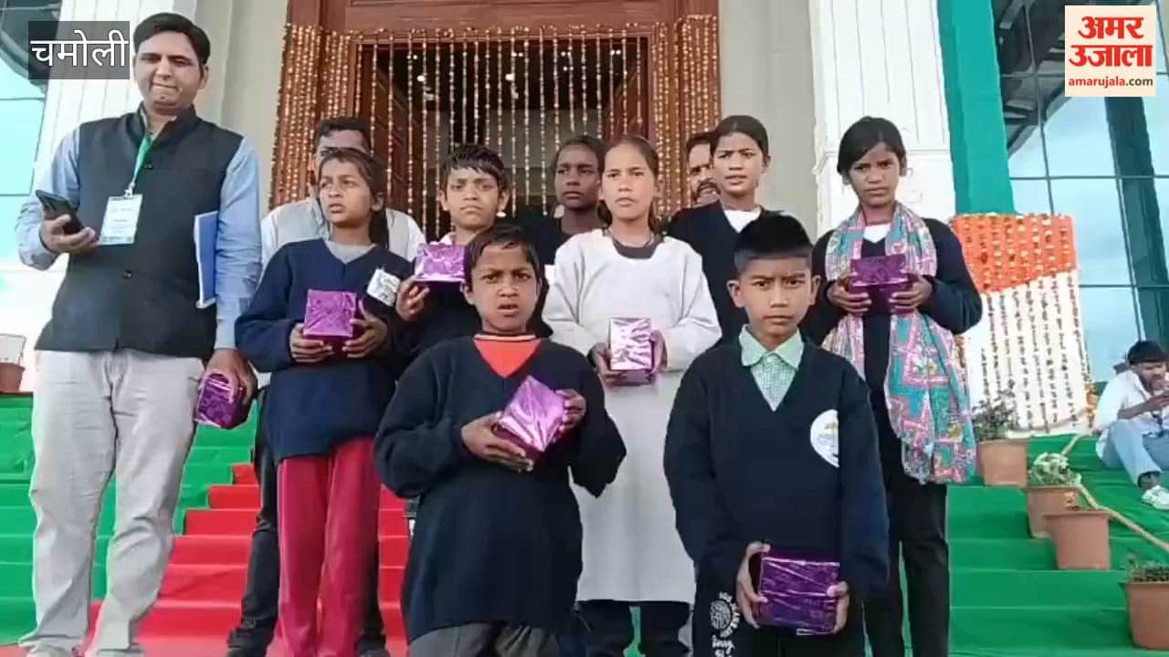 Gairsain: Children of Suber Society reached the Assembly to watch the proceedings of the budget session