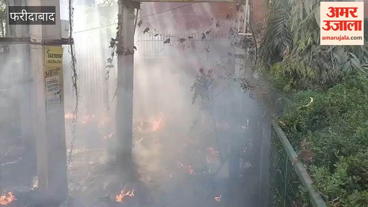 A fire broke out outside the official residence of the CEO of the Roadways District Council located at NIT 5 in Faridabad