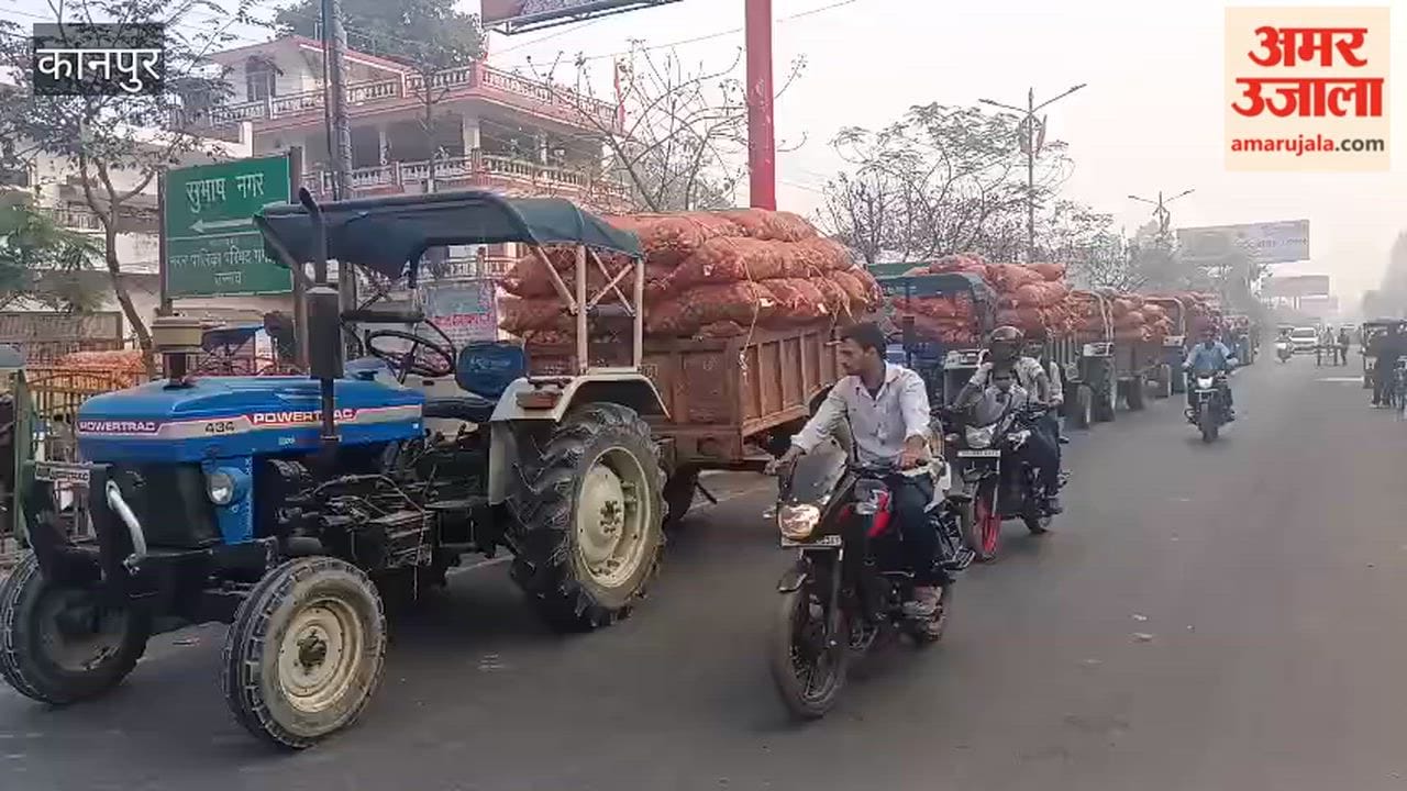 Traffic jams continued intermittently for five hours near the Subhash Nagar turn