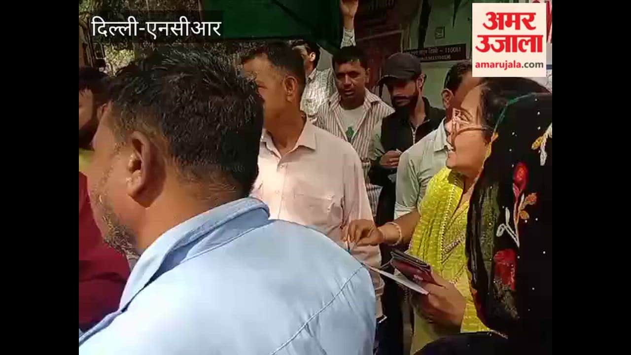 long queue forms outside gas agency in Najafgarh woman gets angry after being overcharged