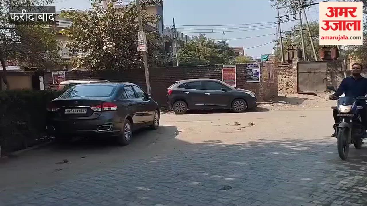 Problem of morning and evening jam due to illegal parking on alternative route in Faridabad