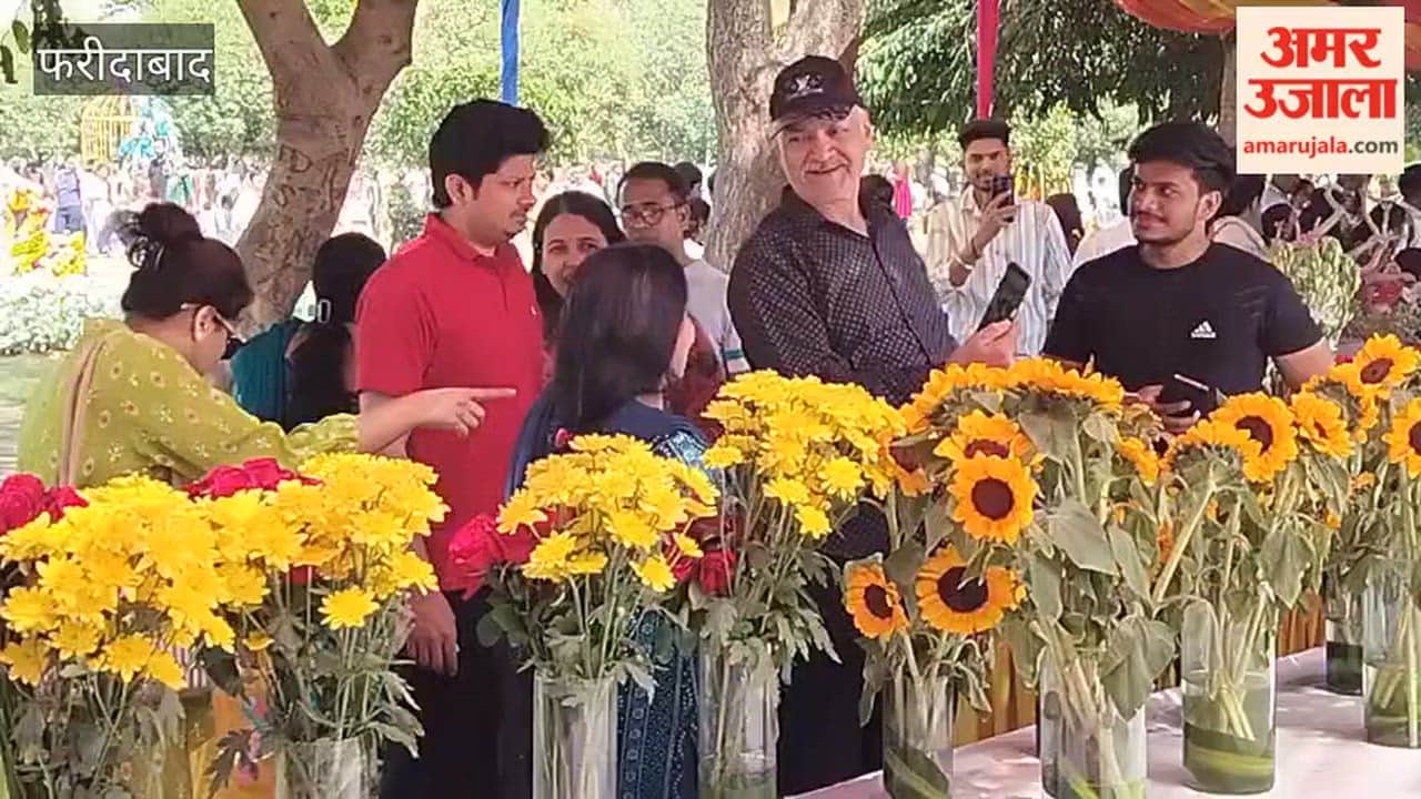 Flower exhibition organised in Faridabad Town Park