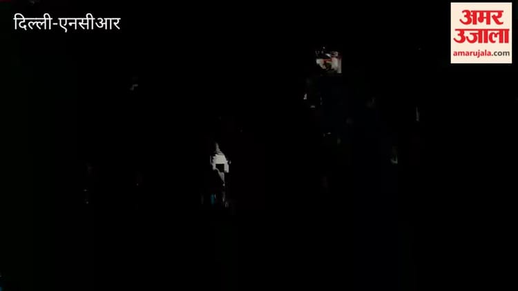 दिल्ली में एलपीजी सिलेंडर के लिए लगी लंबी कतारें – Long Queues For Lpg Cylinders In Delhi दिल्ली में एलपीजी सिलेंडर के लिए लगी लंबी कतारें – Long Queues For Lpg Cylinders In Delhi