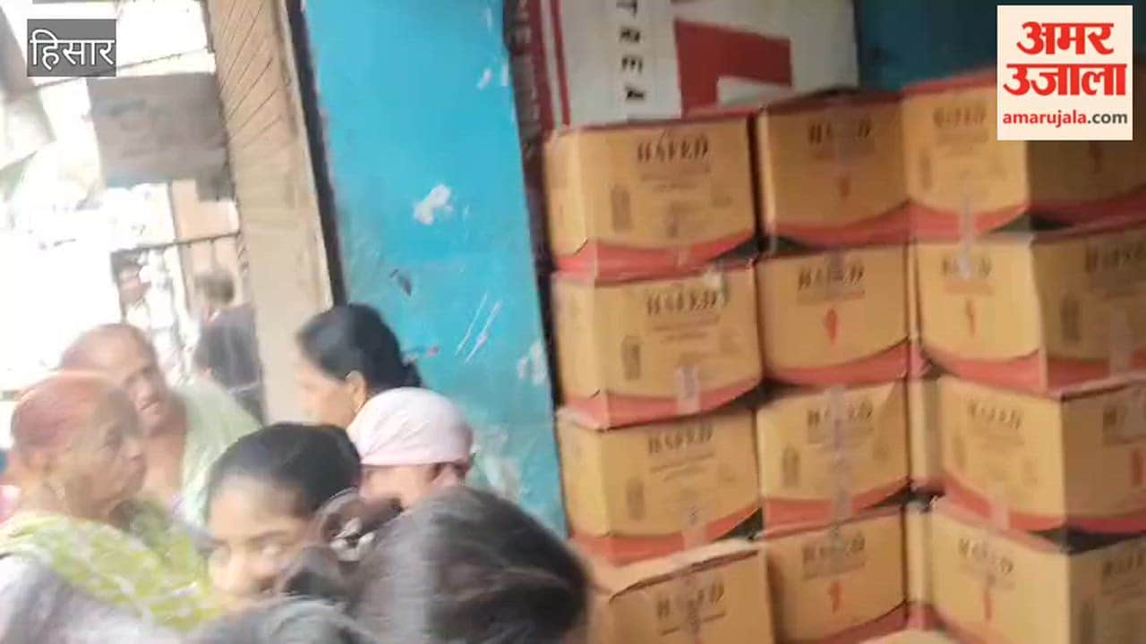 The machinery has started rolling in Hisar; ration distribution has commenced for 2.86 lakh BPL cardholders in the district.