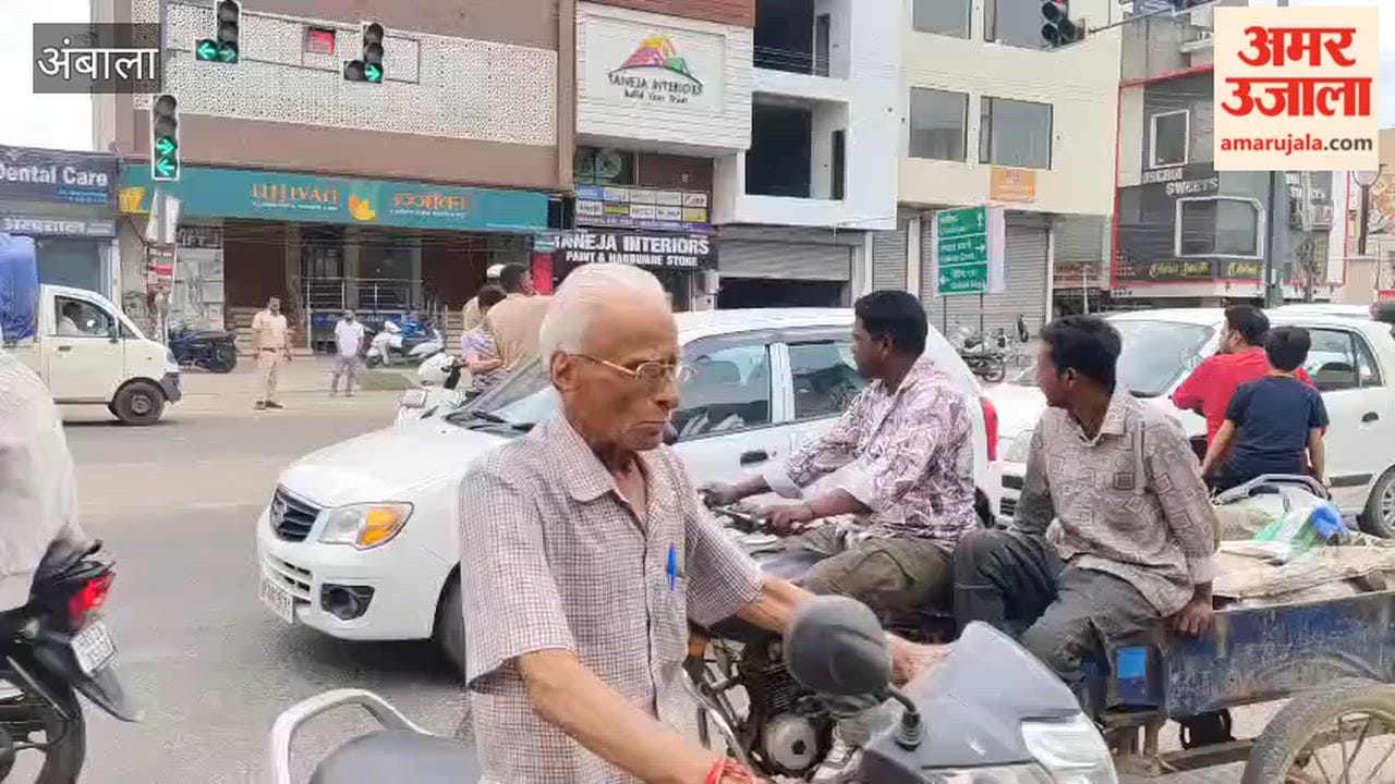 A biker narrowly escapes death due to a kite string hanging on the highway.