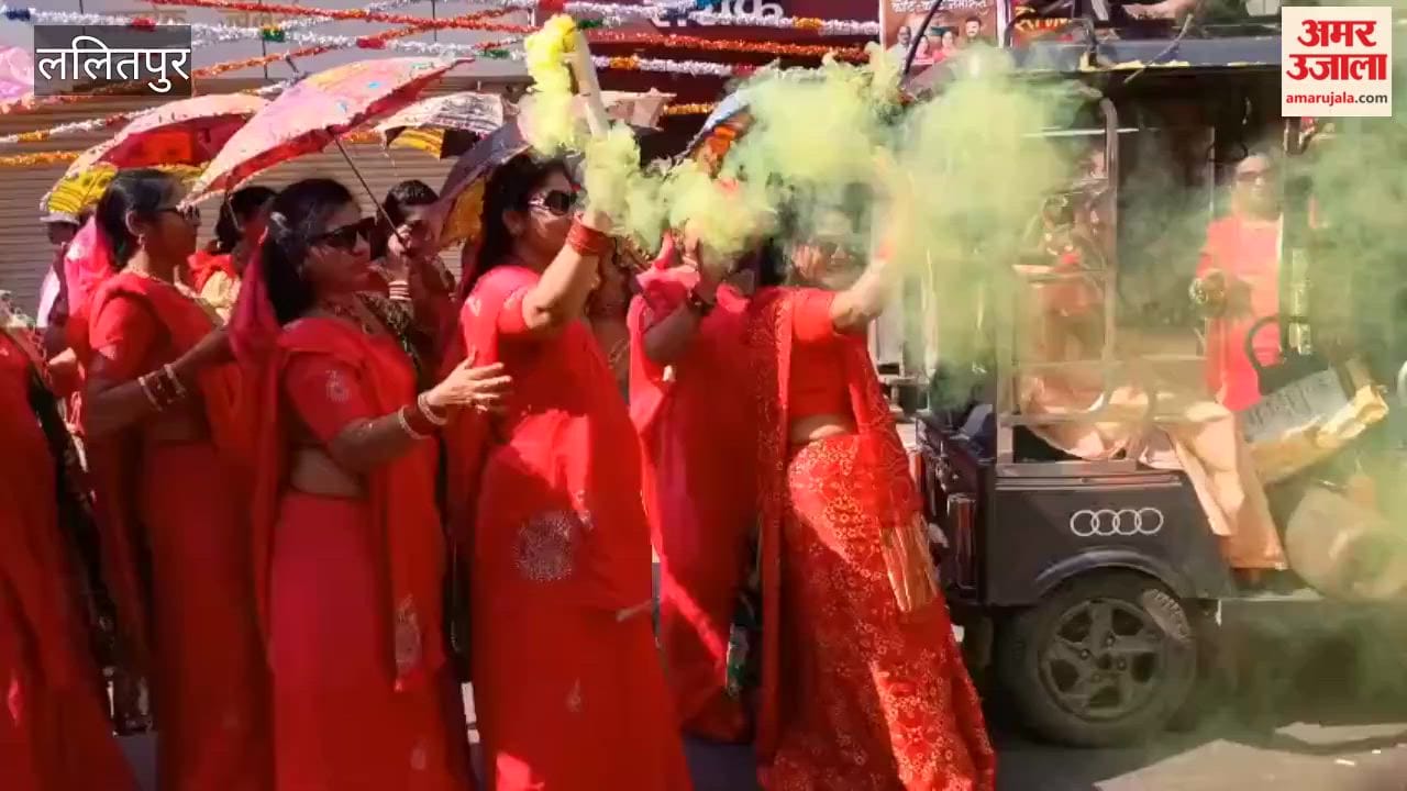 A grand procession of Tirthchakravarti Muni Sudhasagar Sangha was taken out in Lalitpur