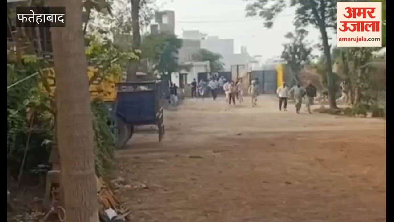 Consumers in Tohana, Fatehabad, rushed to join the queue for gas cylinders.