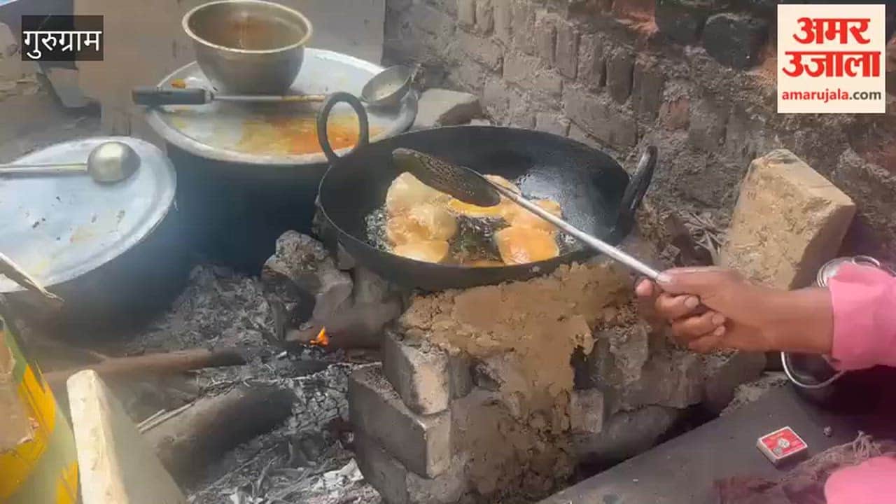 Street Vendors Business Comes to a Standstill in Manesar and Meals Being Cooked on Open Fires