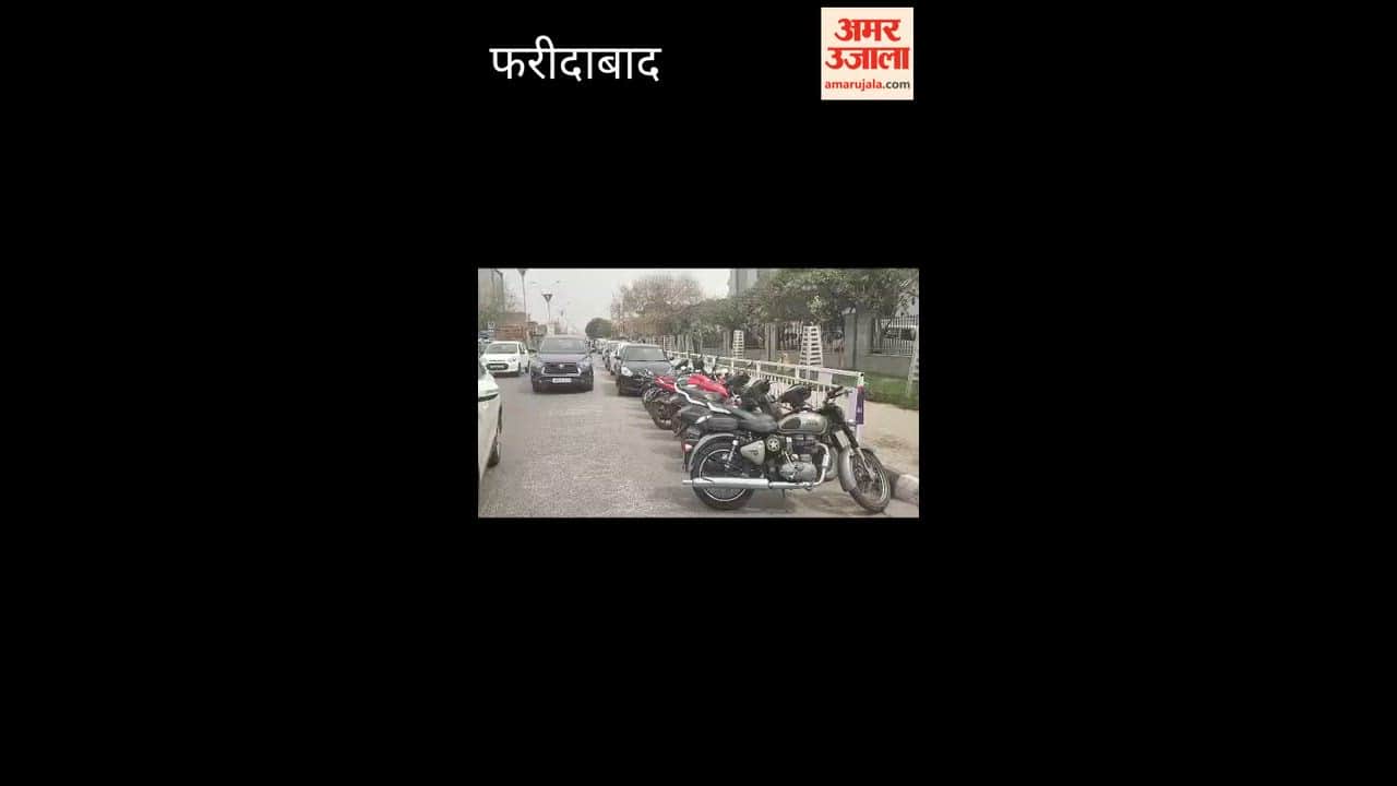 Faridabad Traffic Jam Due to Illegal Parking Outside Private Hospital