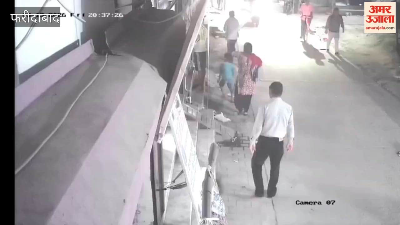 Car hits a man and a woman in Ballabhgarh