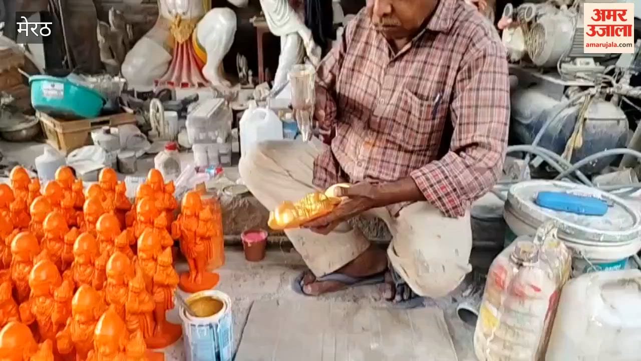 Idols of Goddess Durga are ready for Navratri; customers are arriving from far and wide.