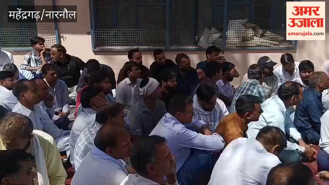 Electricity employees staged a sit-in protest