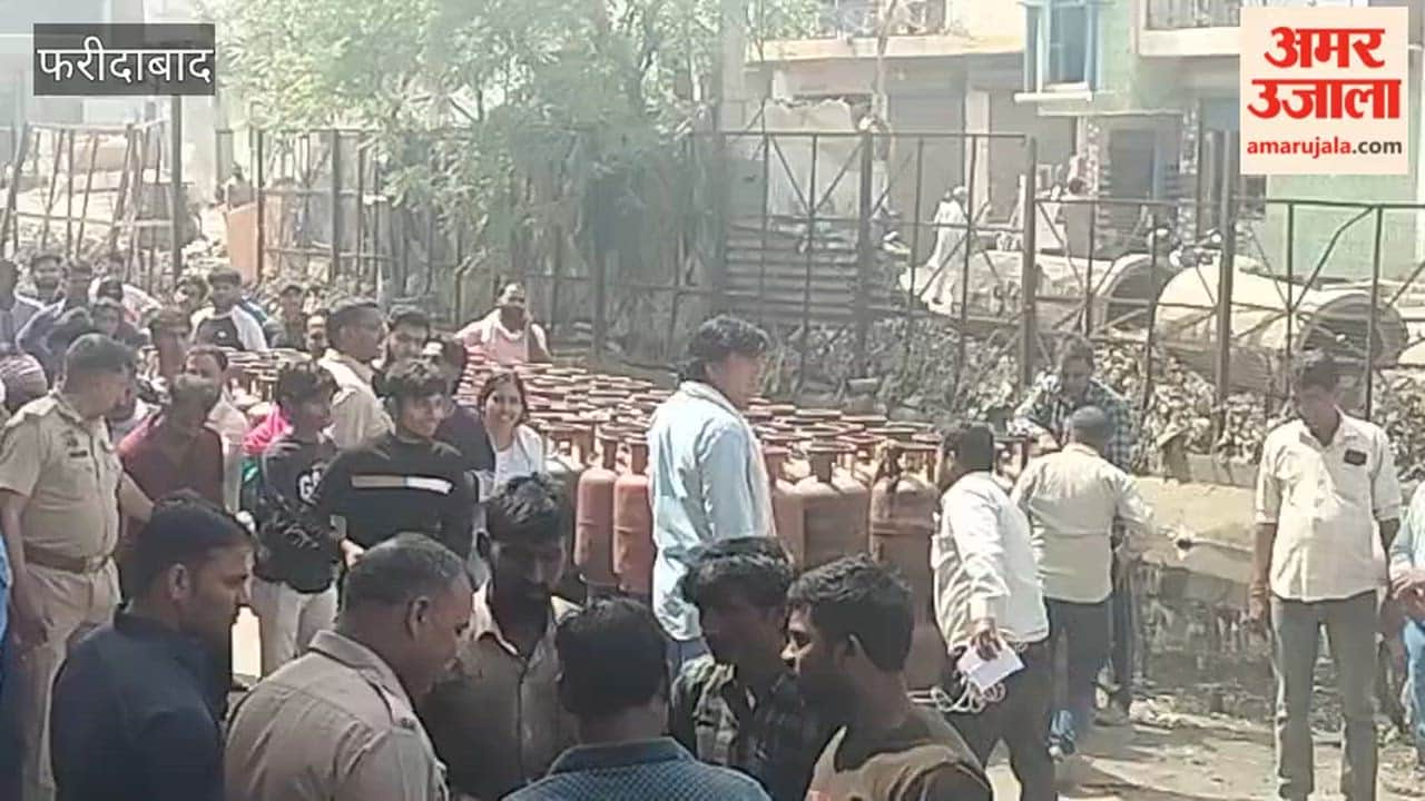Long queues for gas cylinders in Faridabad