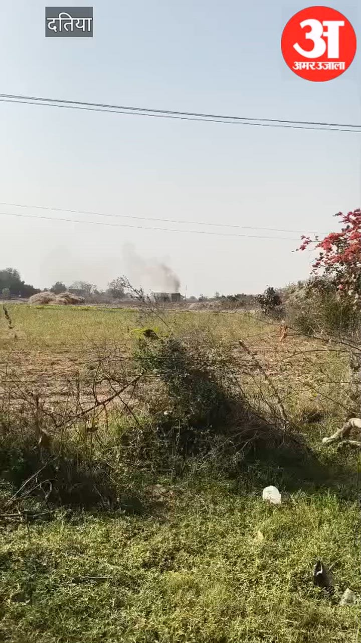 स्टोन क्रशर की विस्फोटक सामग्री में धमाका, दो मजदूर झुलसे, दतिया के उनाव थाना इलाके का मामला