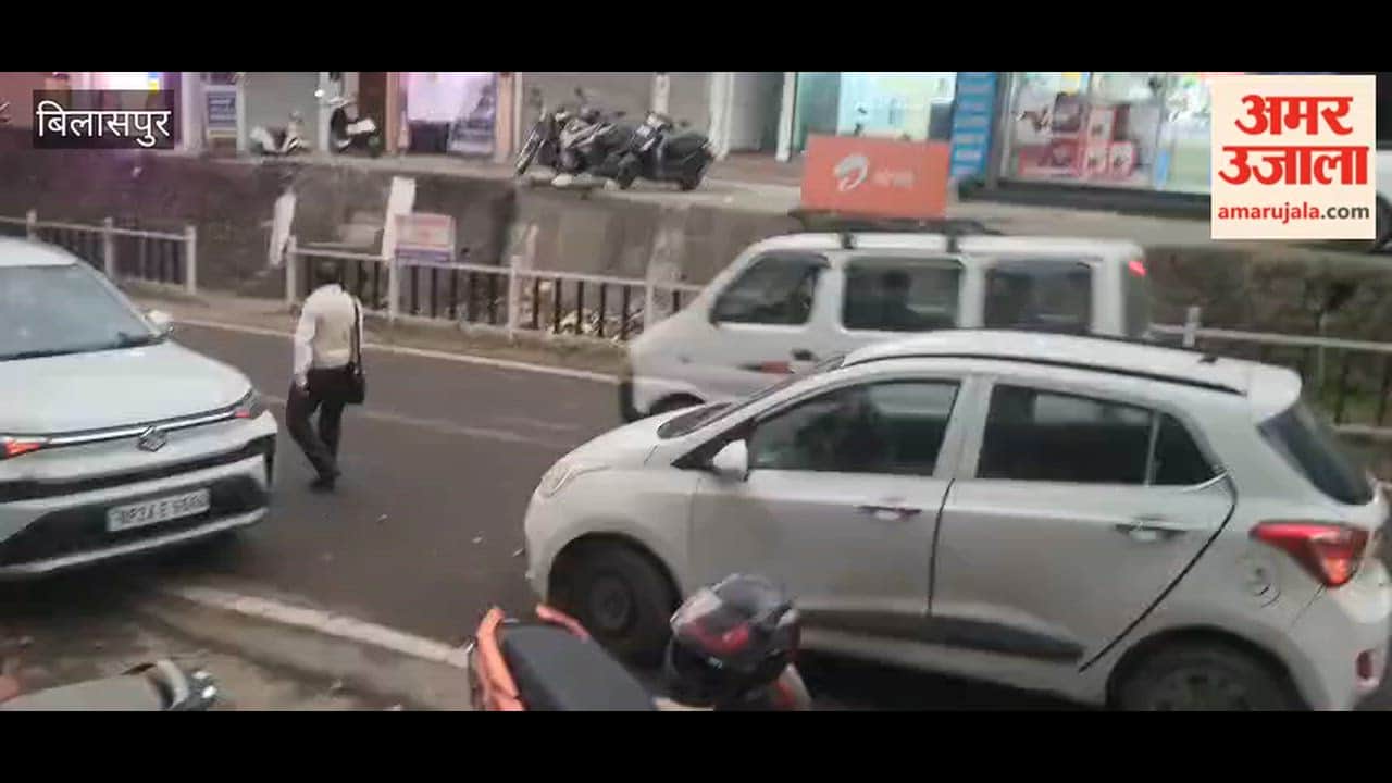 Darkness Descends on Bilaspur During the Day Motorists Forced to Turn on Headlights