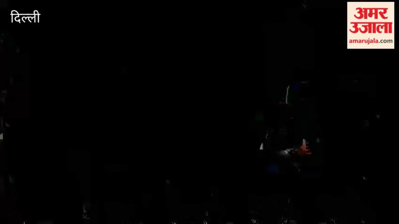 Congress protests against BJP at Jantar Mantar