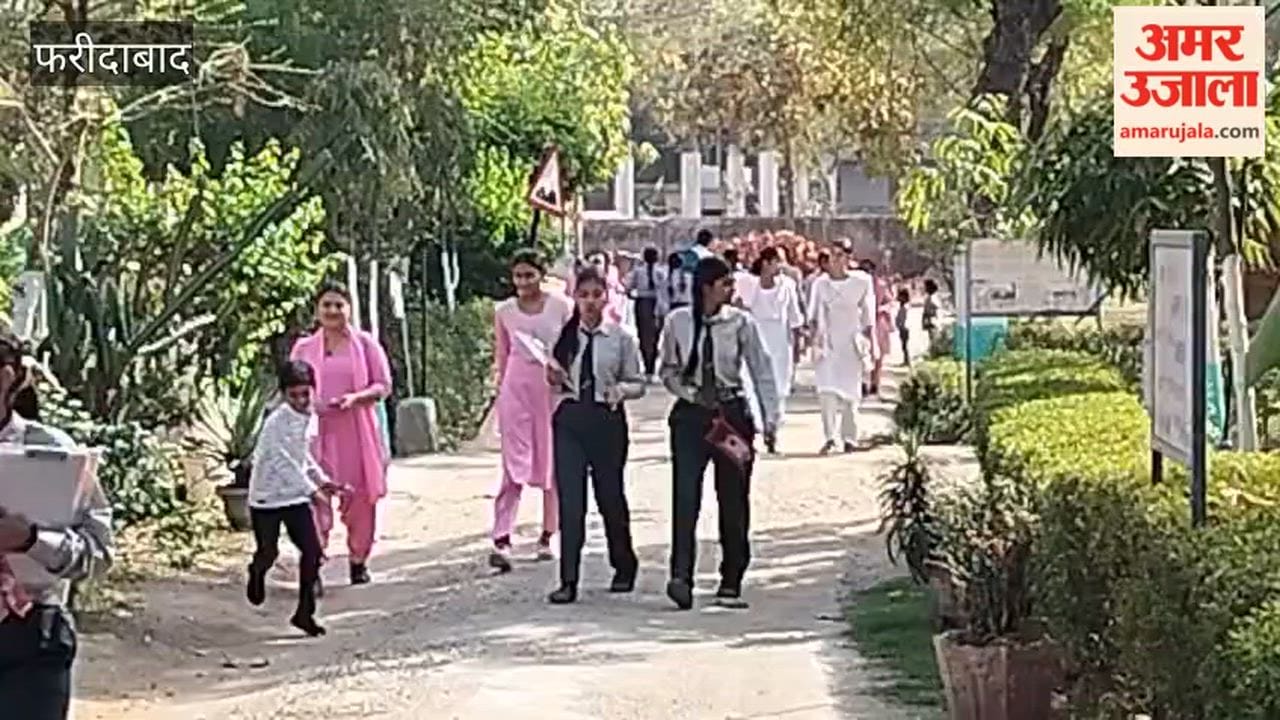 Girls students passed texamination in Government Girls School of Faridabad NIT two