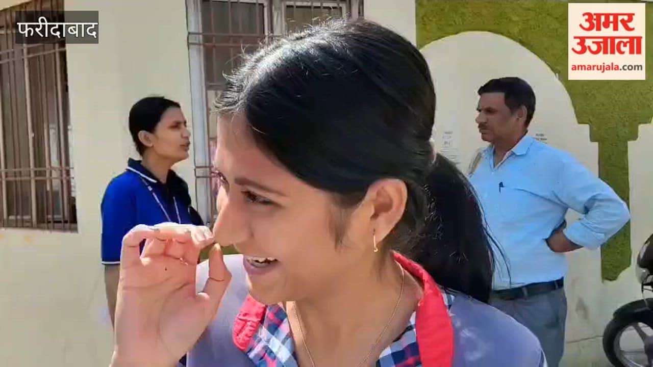 12th class students gave hindi exam in faridabad