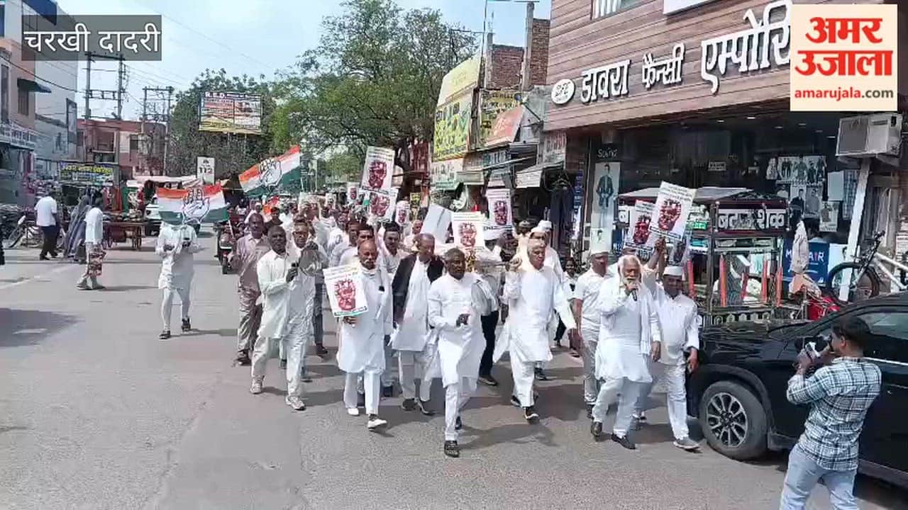 Congress protests over shortage of cooking gas