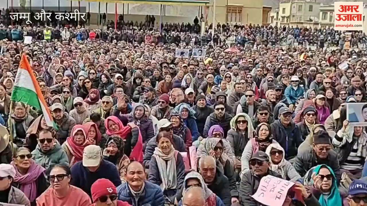 Thousands of people took out a peaceful rally in Leh demanding the Sixth Schedule and statehood.