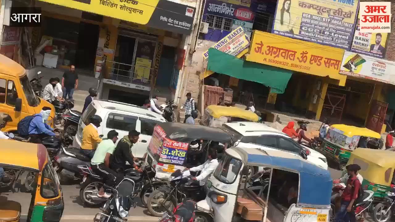 Wrong-Side Truck Triggers Traffic Chaos School Buses Stuck in Jam
