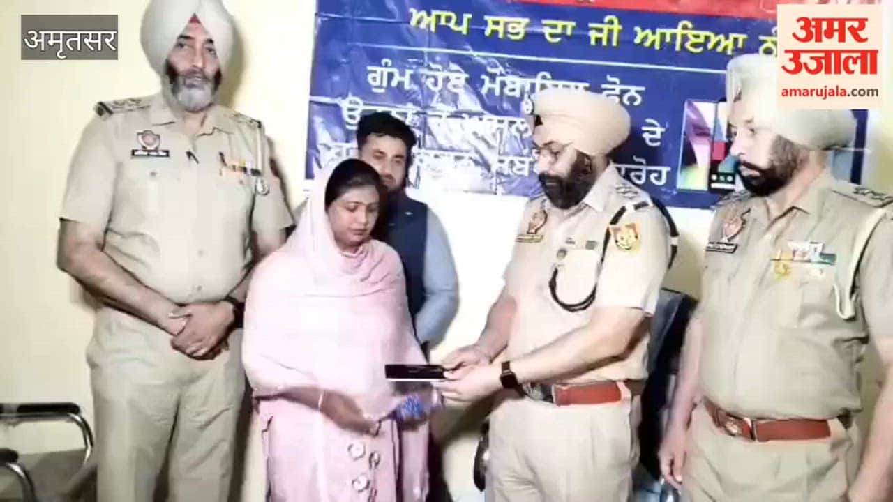 Amritsar GRP recovers nearly 100 lost and stolen mobile phones.