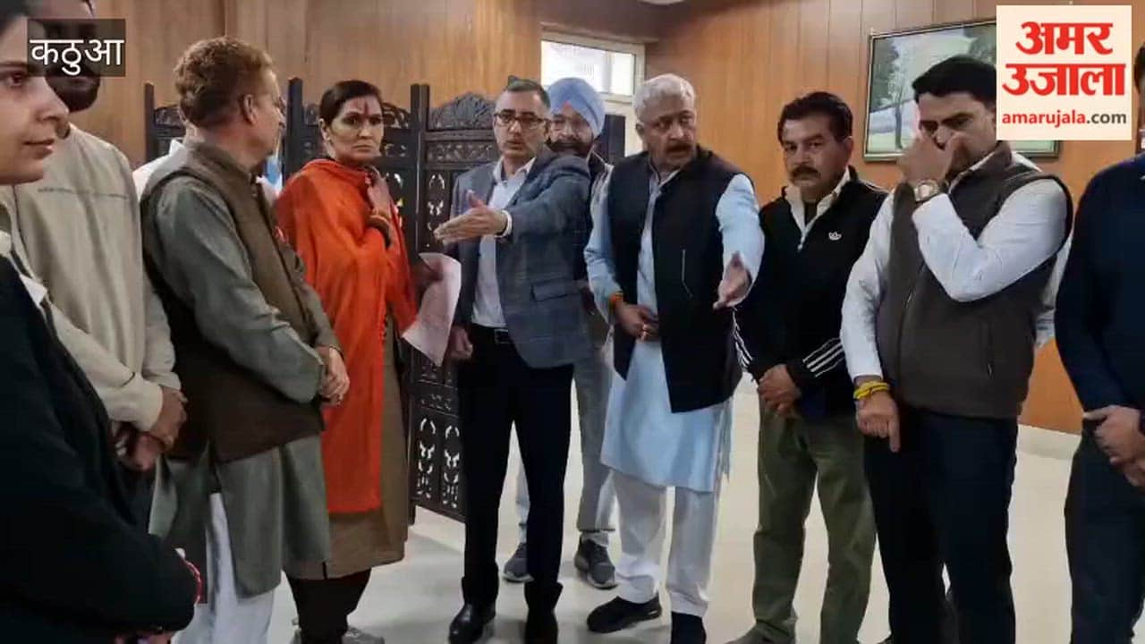 BJP protests in Kathua, submits memorandum to DC office