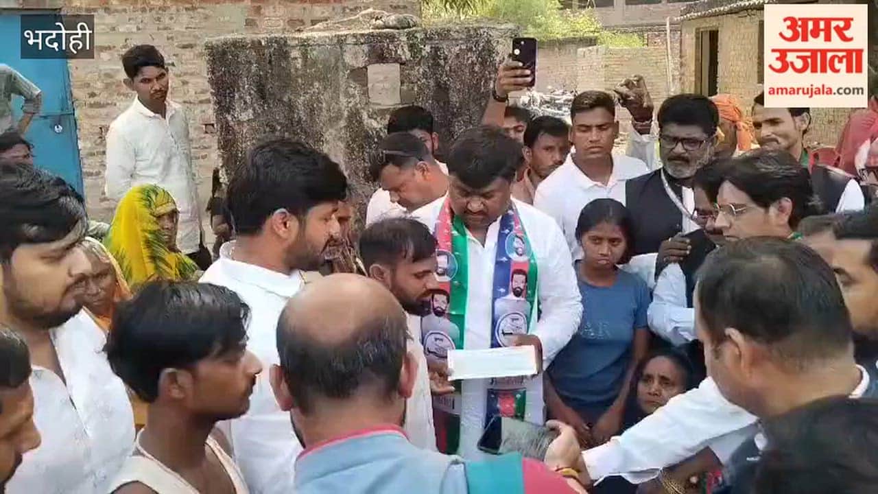 LJP Hands Over Financial Assistance to Jaislal Saroj Family