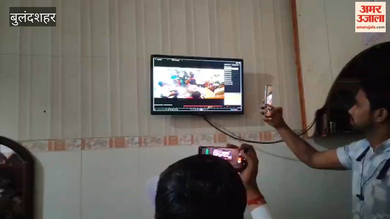 Theft worth Rs 16 lakh caught on camera Woman steals 18 chains from jewellery shop