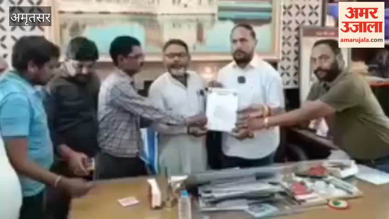 Pan Vendors from Amritsar's Walled City Submit Memorandum at Durgiana Temple; Appeal to the Chief Minister