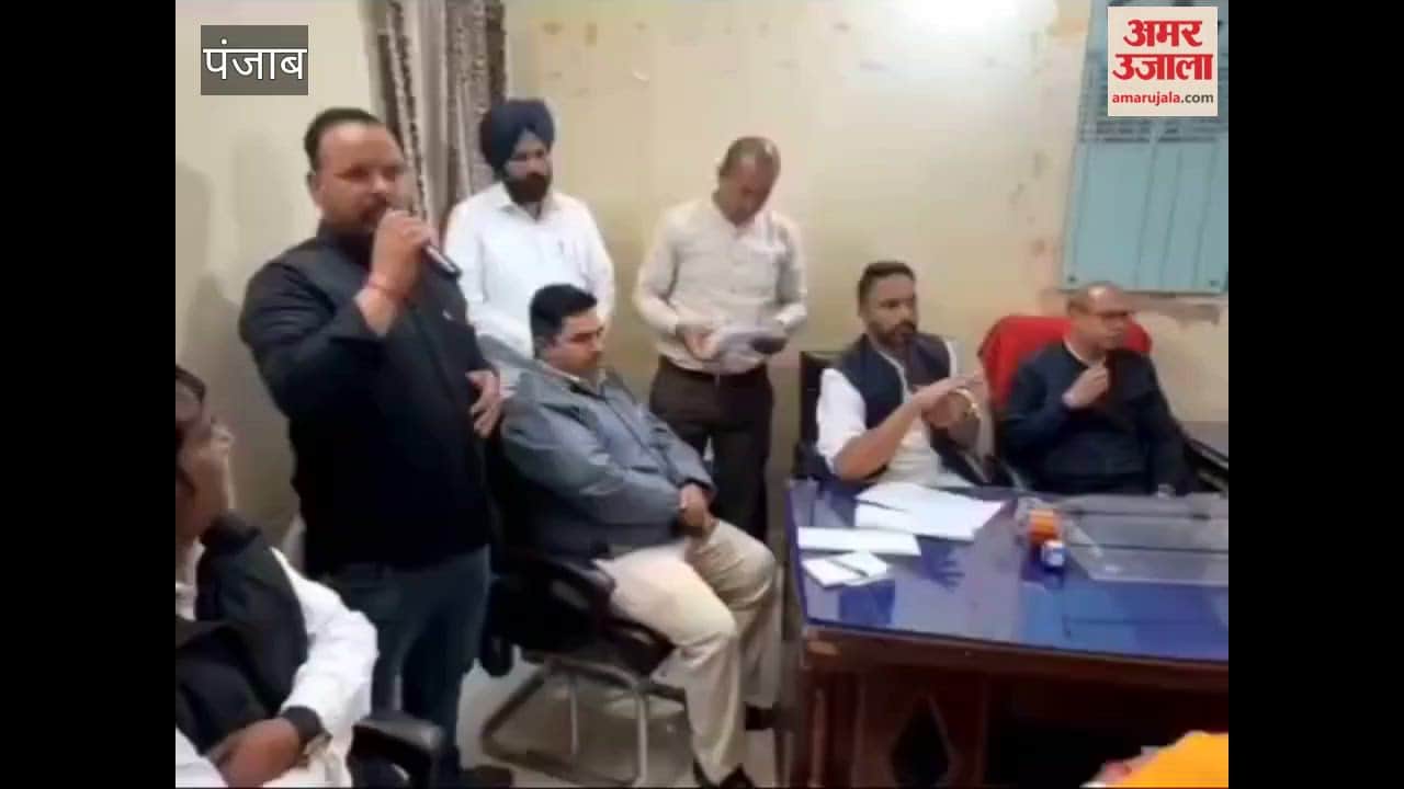 Five lakh rupees distributed to unanimously elected Panchayats in Phagwara.