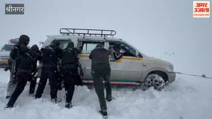Anantnag Police rescues 32 stranded vehicles and 214 passengers at Sinthan Pass