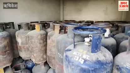 VIDEO: Amidst the LPG Crisis, Supply Department Seizes Cache of Commercial Gas Cylinders in Rishikesh
