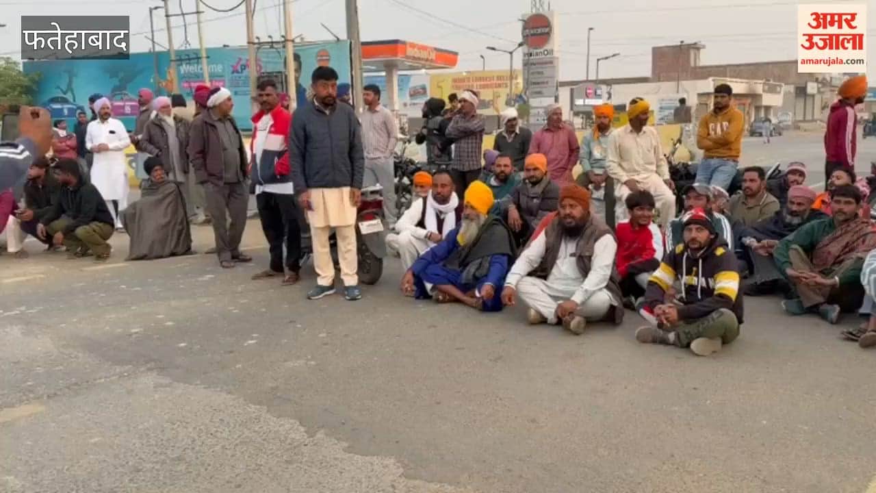 Consumers blocked the highway after not getting LPG cylinders.