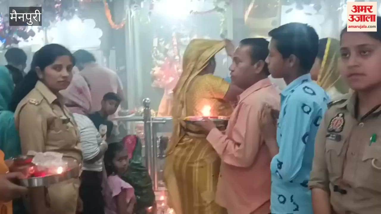 Devotees Flock to Temples on Day 1 of Navratri, Worship Maa Shailputri