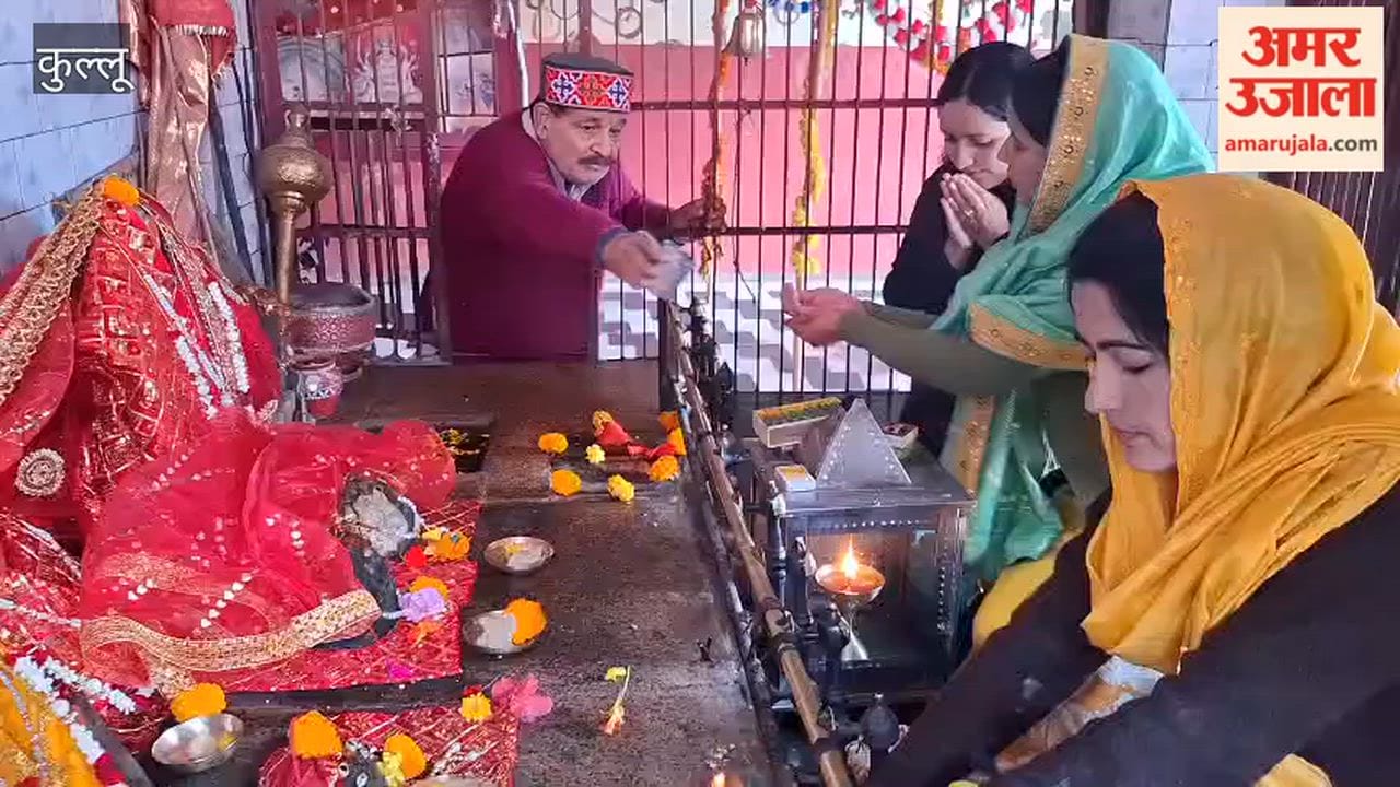 Kullu Crowds of Devotees Flock to Sheetla Mata Temple