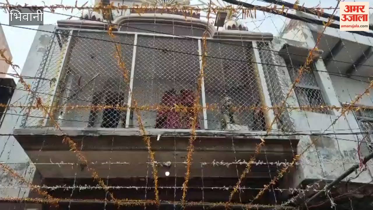 Lamps of faith were lit at the Bhojowala Mata Temple in Bhiwani on the first day of Navratri.