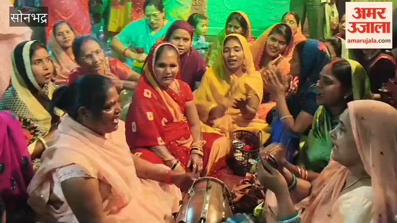 Women Dance Enthusiastically to Devotional Songs of Goddess Sheetla Mata
