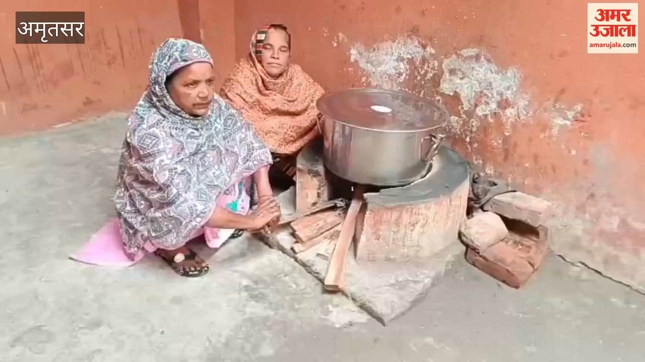 Mid-Day Meals Being Prepared on Traditional Stoves Amidst Gas Shortage in Amritsar